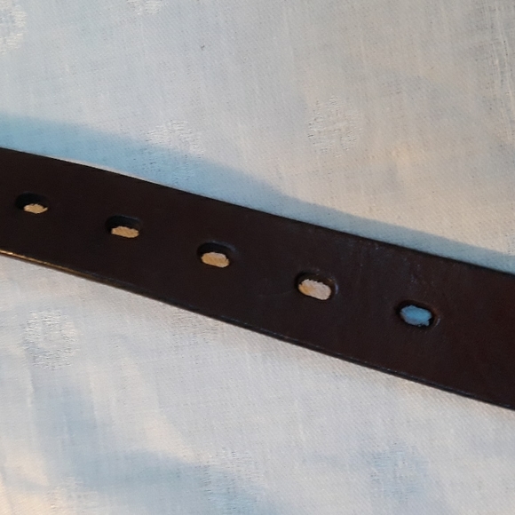 Essentials by Bosca brown leather belt. 36 inches long - Picture 7 of 7